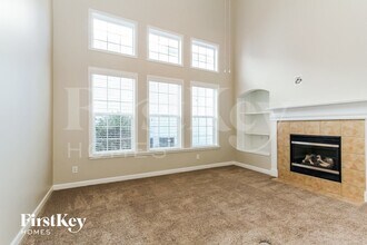 19331 Windjammer Cir in Cornelius, NC - Foto de edificio - Building Photo