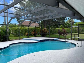 3103 SE Mall Terrace in Port St. Lucie, FL - Foto de edificio - Building Photo