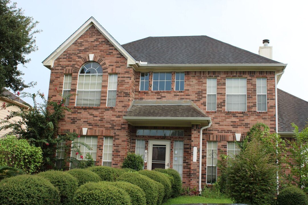 6726 Trimstone Dr in Pasadena, TX - Building Photo