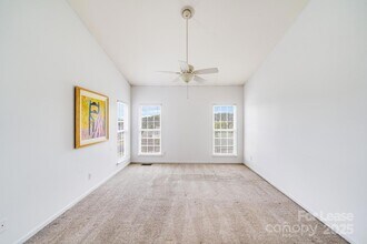 121 Riverfront Pkwy in Mount Holly, NC - Building Photo - Building Photo