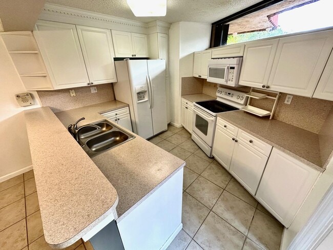 8081 Severn Dr in Boca Raton, FL - Building Photo - Building Photo