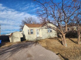 216 E Denver St in Rapid City, SD - Building Photo