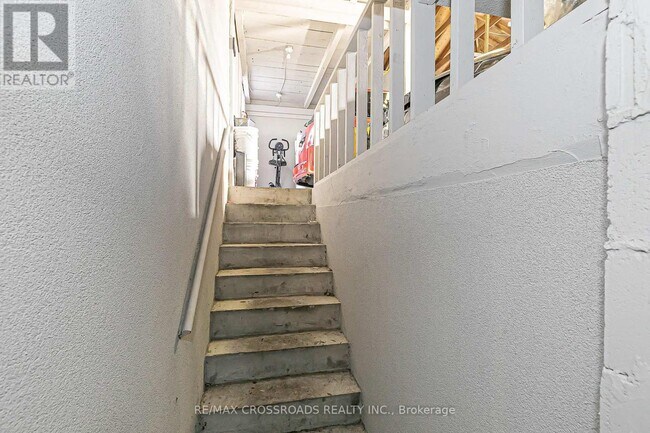 99 Fairglen Ave in Toronto, ON - Building Photo - Building Photo