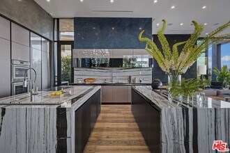 2304 Donella Cir in Los Angeles, CA - Building Photo - Building Photo