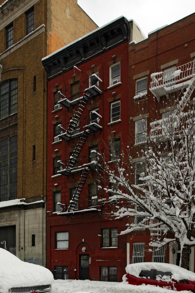 425 E 6th St in New York, NY - Foto de edificio - Building Photo