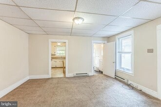 1127 Queen St in Pottstown, PA - Building Photo - Building Photo