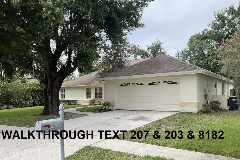 16804 Windsor Park Dr in Lutz, FL - Building Photo