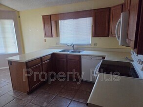 3009 E Utopia Rd in Phoenix, AZ - Building Photo - Building Photo