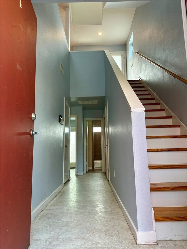 property at 3208 Yellowstone Park Dr