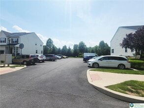 950 King Way in Breinigsville, PA - Building Photo - Building Photo