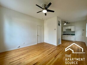 2223 N Hoyne Ave, Unit 2 in Chicago, IL - Building Photo - Building Photo