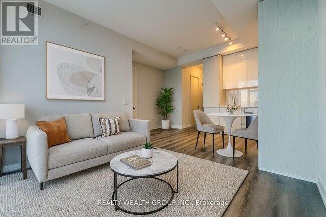 28 Interchange Wy in Vaughan, ON - Building Photo - Building Photo