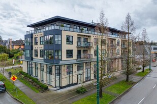 3018-3038 Arbutus St in Vancouver, BC - Building Photo