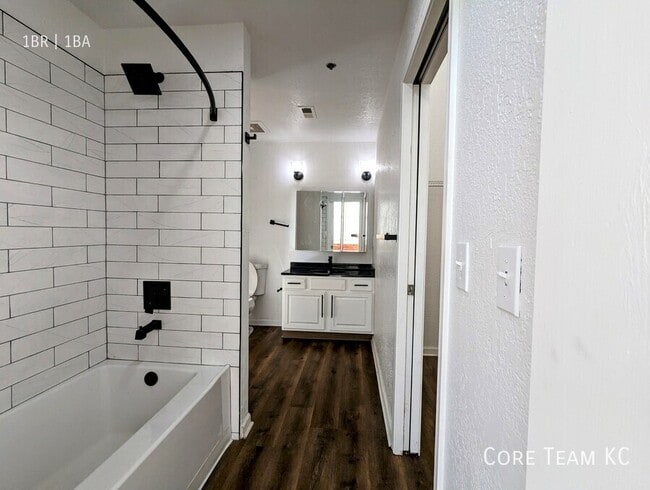 934 Broadway Blvd in Kansas City, MO - Foto de edificio - Building Photo