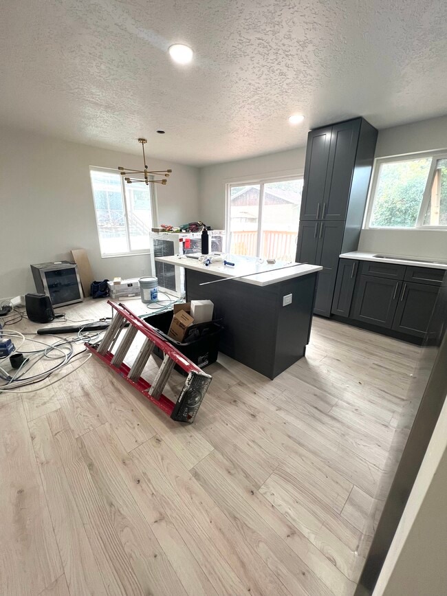 7061 W 3800 S in West Valley City, UT - Building Photo - Building Photo