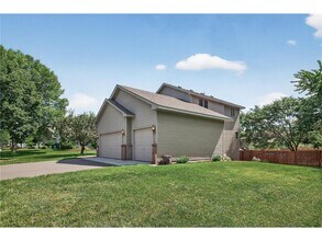 4133 Sunset Trail N in Minneapolis, MN - Building Photo - Building Photo