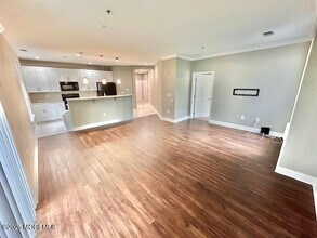 6203 Fernandez Ct in Sayreville, NJ - Building Photo - Building Photo