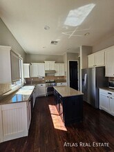 1076 E Phelps St in Gilbert, AZ - Building Photo - Building Photo