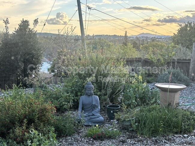 100 Fairfax Ct in Vallejo, CA - Building Photo - Building Photo