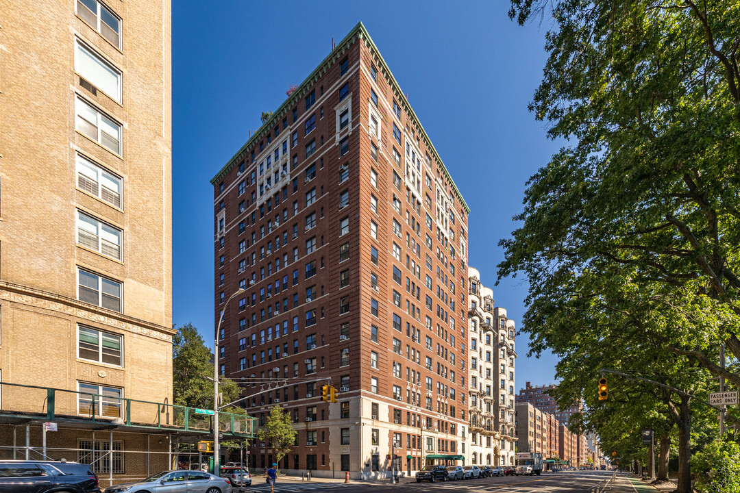 Park View Apartments in New York, NY - Building Photo