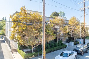 12010 Magnolia Blvd in Valley Village, CA - Building Photo