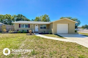 3208 Primrose Dr in Holiday, FL - Building Photo