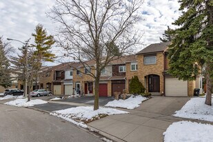 128 Homedale Dr in Toronto, ON - Building Photo