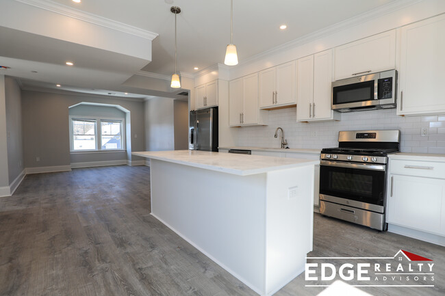 108 Kenrick St, Unit 6 in Boston, MA - Building Photo - Building Photo
