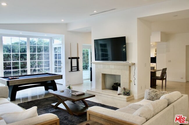 1265 Bienveneda Ave in Los Angeles, CA - Building Photo - Building Photo