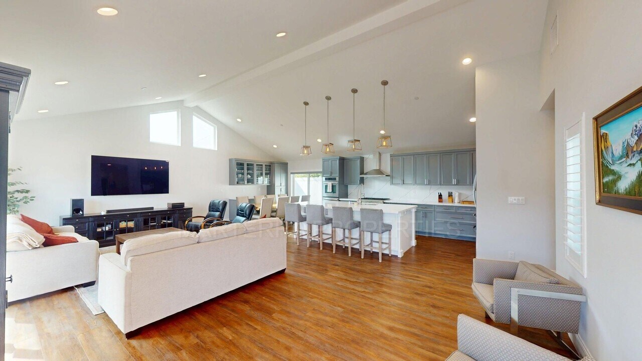 1646 Santa Ana Ave in Costa Mesa, CA - Building Photo