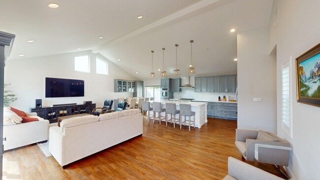 property at 1646 Santa Ana Ave