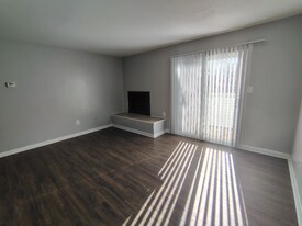 600 Reusens Rd in Lynchburg, VA - Building Photo