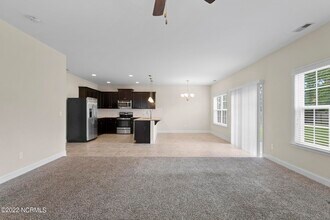 305 Vilas Way S in Jacksonville, NC - Building Photo - Building Photo