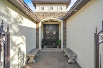 317 Altozano Dr in Laredo, TX - Building Photo - Building Photo