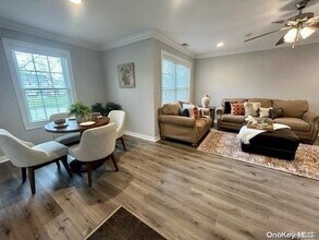 1002 Vista View Dr in Farmingville, NY - Building Photo - Building Photo