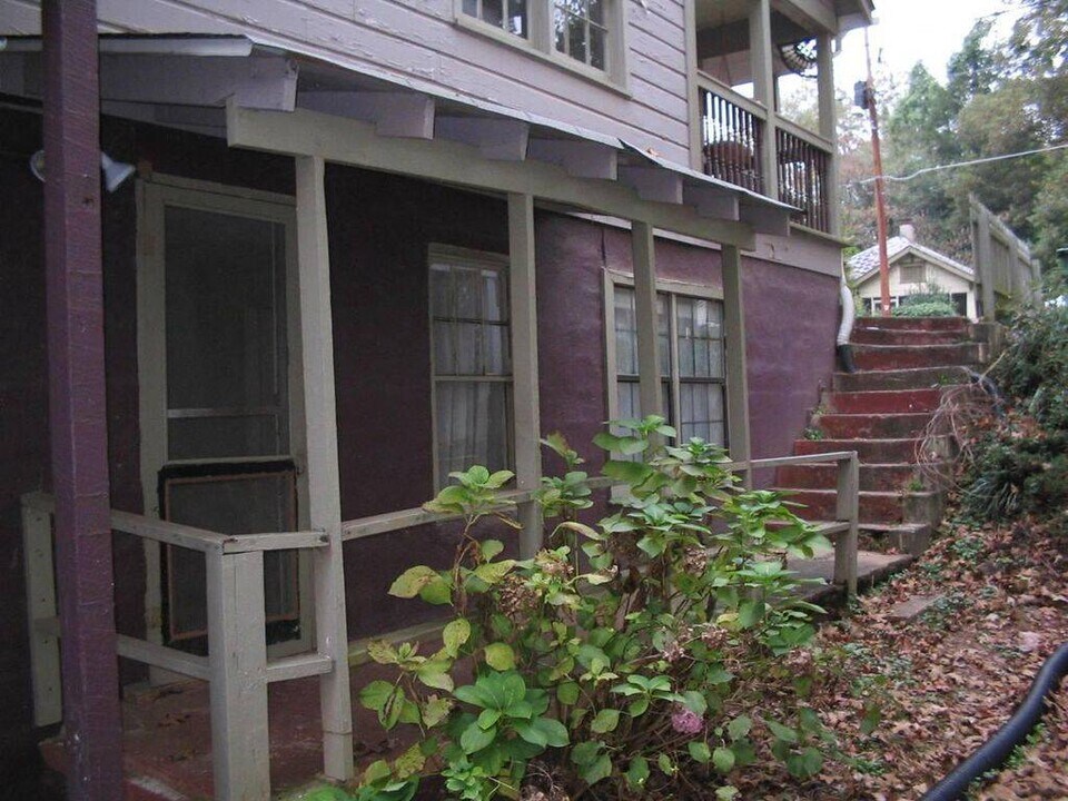 711 Delmar Ave SE in Atlanta, GA - Building Photo