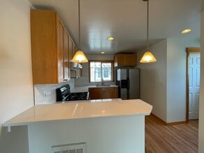4342 7th Ave NE, Unit D in Seattle, WA - Building Photo - Building Photo