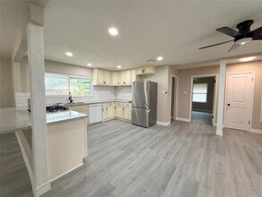 2214 Marlen Ave in Pasadena, TX - Building Photo - Building Photo