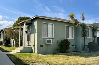 2559 N Brighton St in Burbank, CA - Building Photo - Building Photo