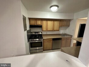 3926 Stone Gate Dr, Unit D in Suitland, MD - Foto de edificio - Building Photo