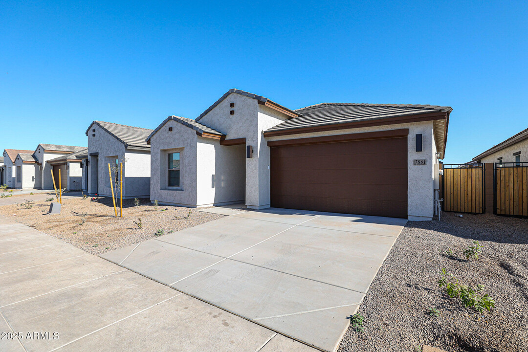 7861 N 80th Ave in Glendale, AZ - Building Photo