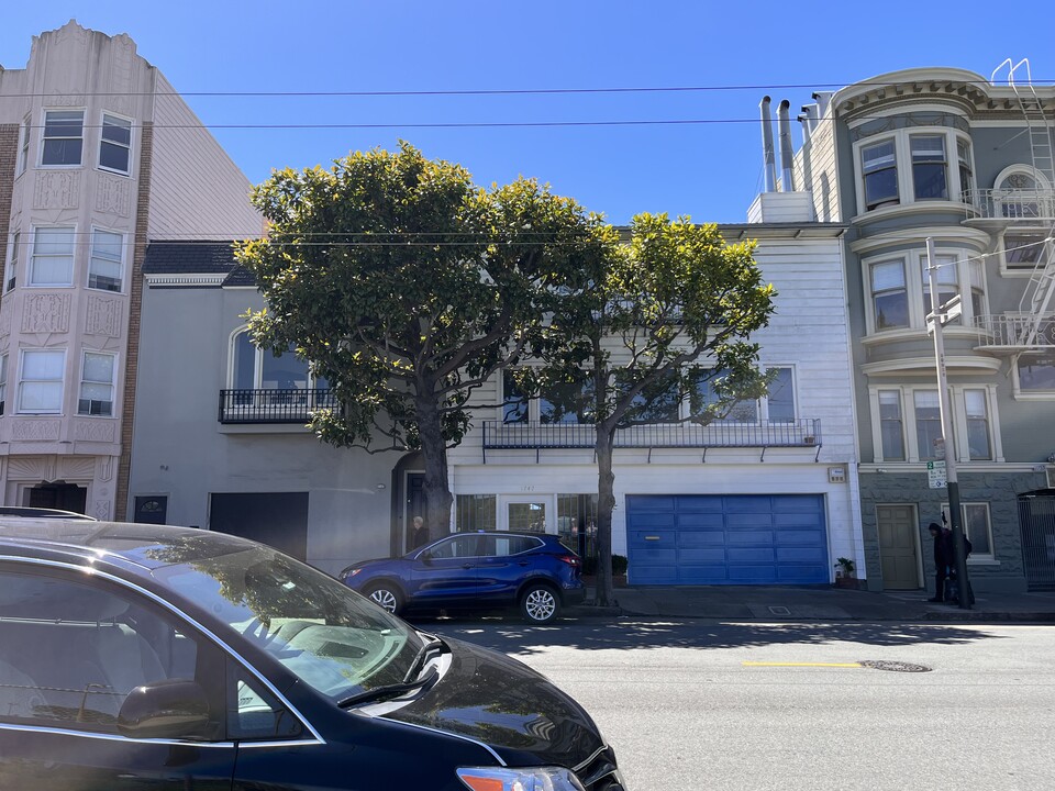 1747 Chestnut St in San Francisco, CA - Building Photo