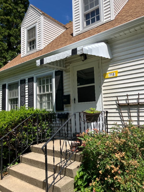property at 718 W Olin Ave