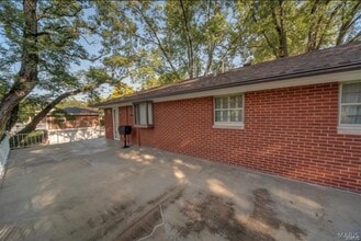 18 Dorchester Dr in Belleville, IL - Building Photo - Building Photo