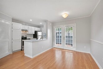 2323 Fairwind Rd in Houston, TX - Building Photo - Building Photo