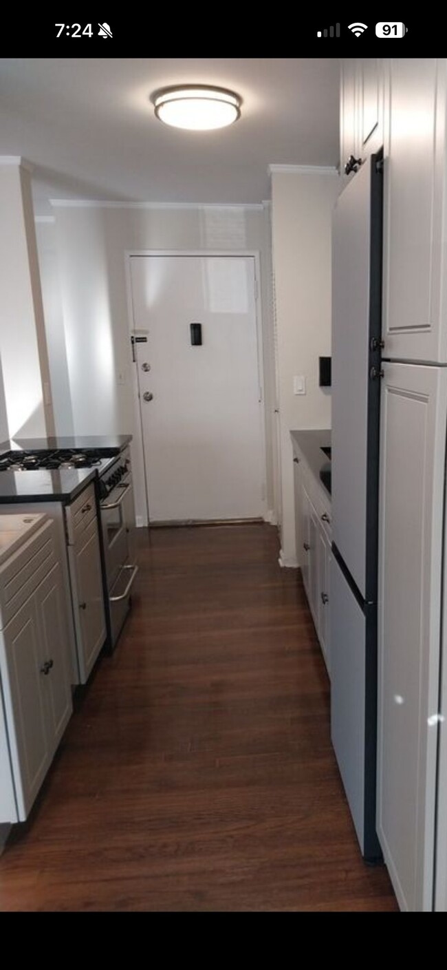 712 Cedar Ln in Teaneck, NJ - Building Photo - Building Photo