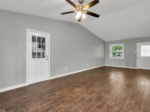 1224 Meadowcrest Dr in Plano, TX - Building Photo - Building Photo