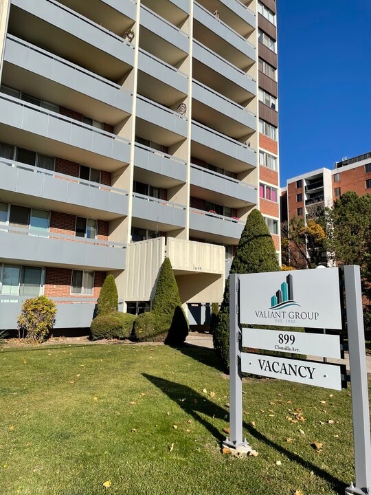 Kawartha Place in Peterborough, ON - Building Photo
