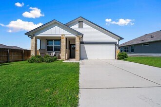 208 Bunting Ln in Bertram, TX - Building Photo - Building Photo