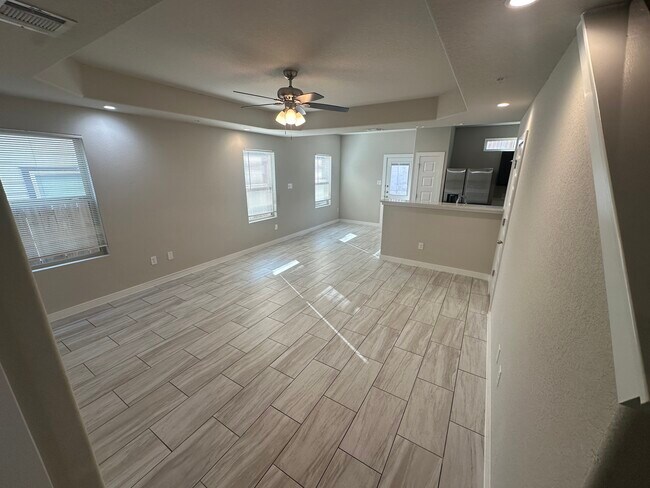 8415 V. Verona in San Antonio, TX - Building Photo - Building Photo